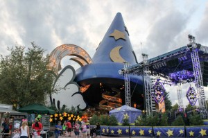 It takes a lot to upstage a giant Sorcerer hat!  Get it?  upSTAGE?  Hello?